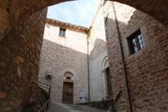 05c Porta della chiesa e del monastero