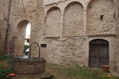 Cortile interno e pozzo