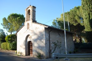 La chiesa vista dalla strada