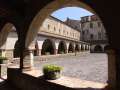 fiastra_chiostro_19.jpg