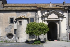 09 Accesso al Piazzale del Chiostro