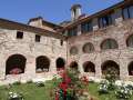 01_valdicastro_esterni_chiostro_31.jpg