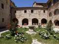 01_valdicastro_esterni_chiostro_33.jpg