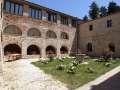 01_valdicastro_esterni_chiostro_35.jpg