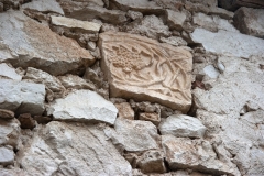 34 Antico frammento murato