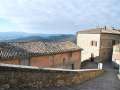 salita verso il castello.jpg