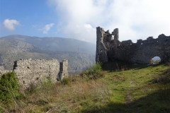 13. Resti delle mura castellane