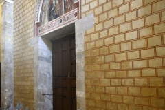 42 Portale e lunetta affrescata