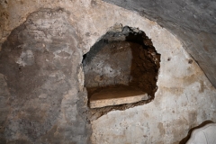 72 Nicchia della cripta
