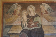 22 Madonna in trono col Bambino tra Angeli