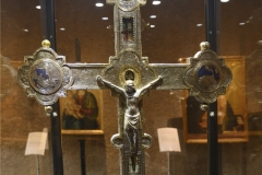 19 Vannuccio di Viva da Siena Croce-reliquiario della Vera Croce e di altre reliquie