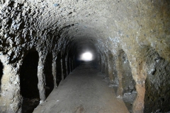48 Tunnel in direzione dell'uscita