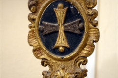 191 Mazza processionale con l’emblema della croce